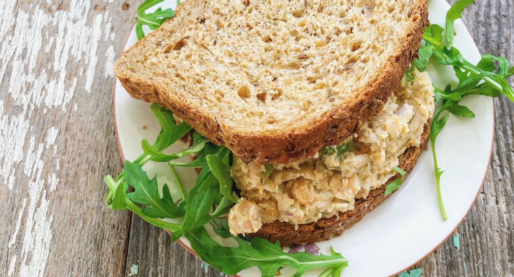 https://image-api.loseitblog.com/images/11bb0479af32aa9af1b6/2019/05/chickpea-sandwich-2.jpg