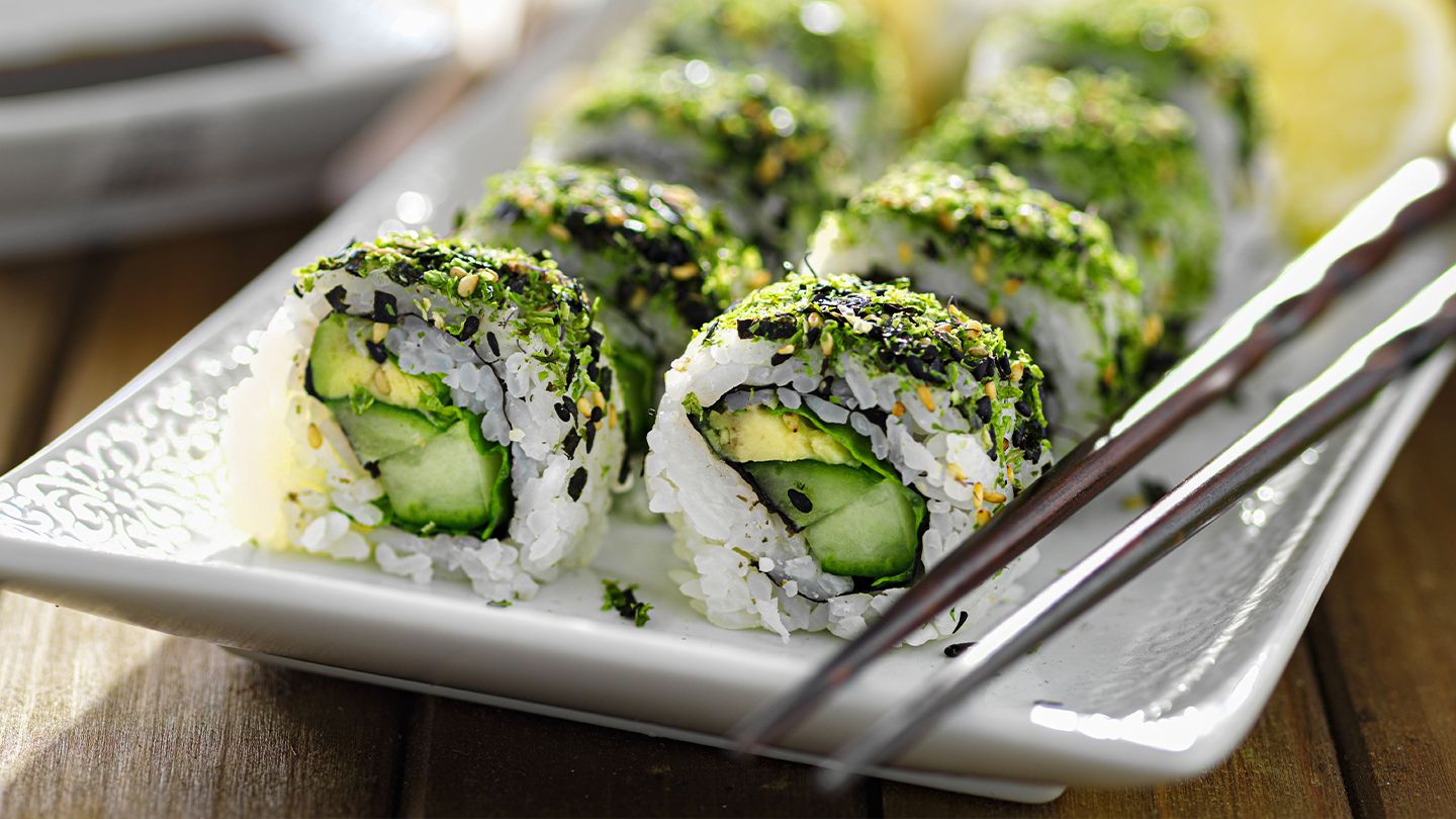 https://image-api.everydayhealth.com/images/recipes/creative-avocado-recipes-avocado-sushi-1440x810.jpg