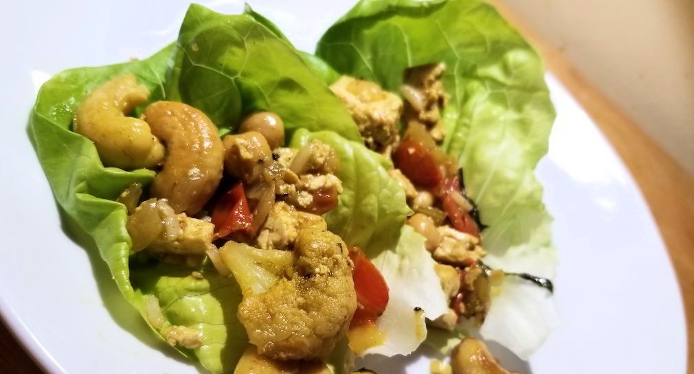 https://image-api.loseitblog.com/images/11bb0479af32aa9af1b6/2019/04/Curry-Lettuce-Wraps.jpg