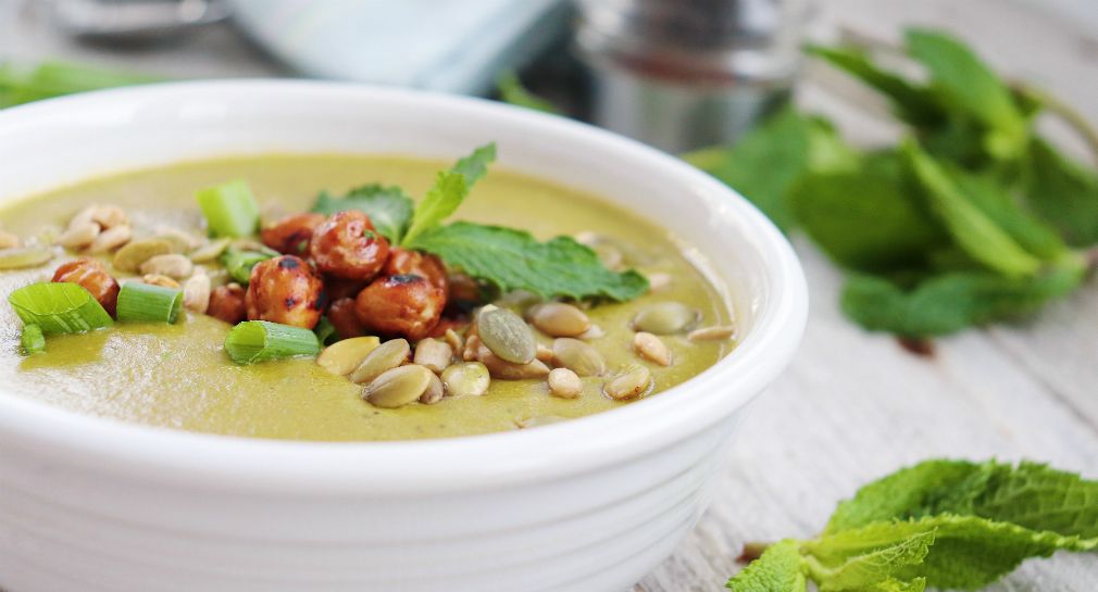 https://image-api.loseitblog.com/images/11bb0479af32aa9af1b6/2020/01/mint-pea-soup-1.jpg