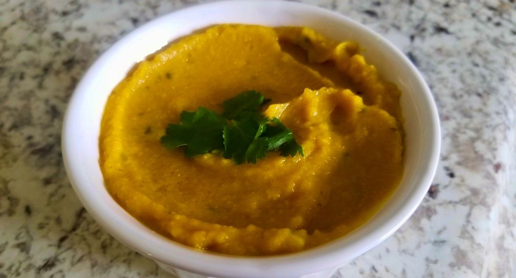 https://image-api.everydayhealth.com/images/recipes/0714925e9d22792228d3/2020/12/Spicy-Squash-Soup.jpg