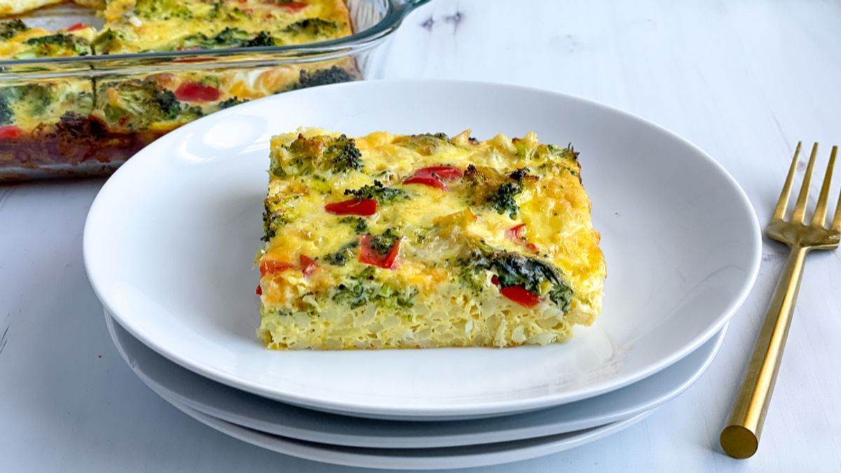 https://image-api.loseitblog.com/images/11bb0479af32aa9af1b6/2020/12/Veggie-Breakfast-Casserole-Featured.png.jpeg