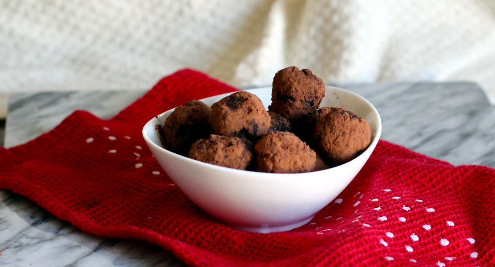 https://image-api.loseitblog.com/images/11bb0479af32aa9af1b6/2018/10/Avocado-Chocolate-Truffles.png