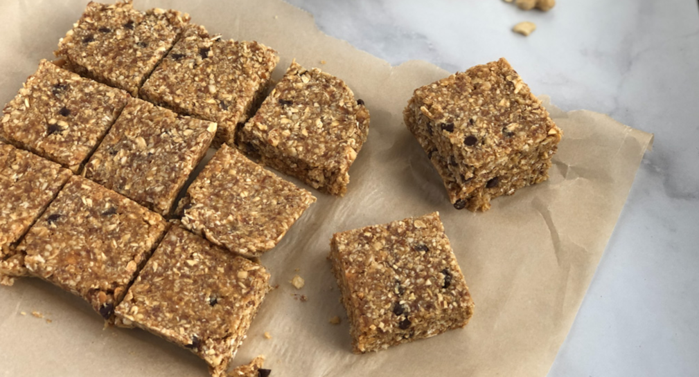 https://image-api.loseitblog.com/images/11bb0479af32aa9af1b6/2020/01/Flax-seed-granola-bars.png