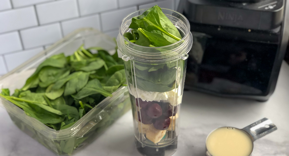 https://image-api.loseitblog.com/images/11bb0479af32aa9af1b6/2019/12/Green-Smoothie-2.png